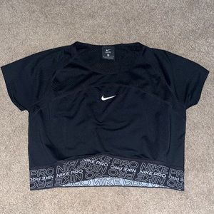 Nike Crop Top